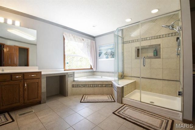 5435 N State Route 159, Edwardsville, IL 62025