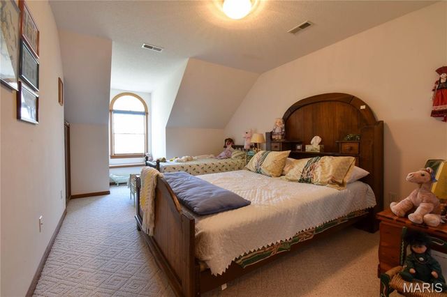 5435 N State Route 159, Edwardsville, IL 62025