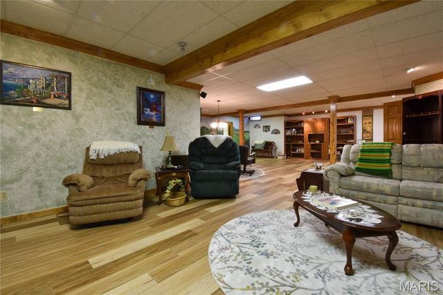 5435 N State Route 159, Edwardsville, IL 62025