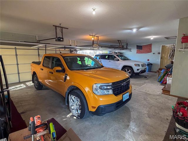 5435 N State Route 159, Edwardsville, IL 62025