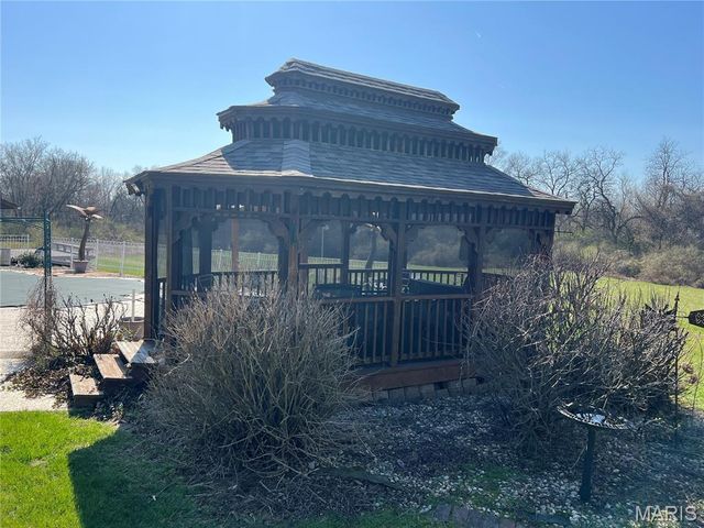 5435 N State Route 159, Edwardsville, IL 62025