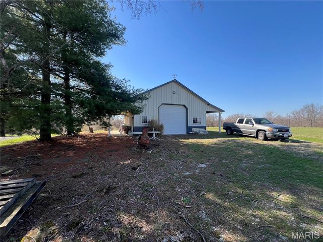 5435 N State Route 159, Edwardsville, IL 62025