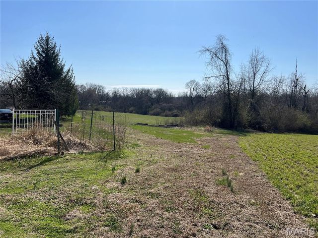 5435 N State Route 159, Edwardsville, IL 62025