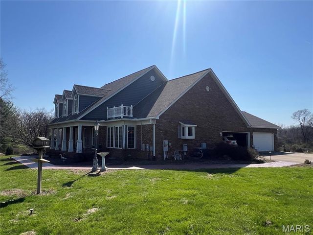 5435 N State Route 159, Edwardsville, IL 62025