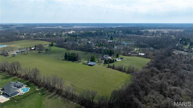 5435 N State Route 159, Edwardsville, IL 62025