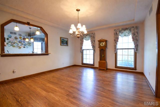 5435 N State Route 159, Edwardsville, IL 62025