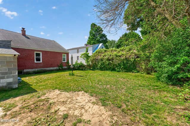 27 Highland Avenue, Colonie, NY 12205