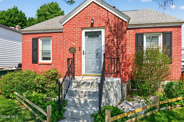 27 Highland Avenue, Colonie, NY 12205