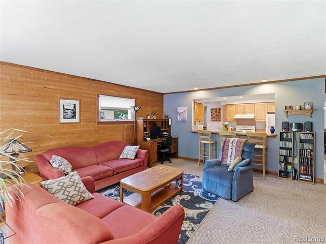 5565 Crescent Road, Waterford, MI 48327