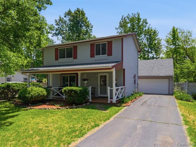 5565 Crescent Road, Waterford, MI 48327