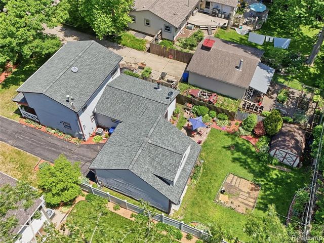 5565 Crescent Road, Waterford, MI 48327