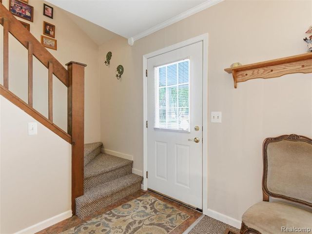 5565 Crescent Road, Waterford, MI 48327