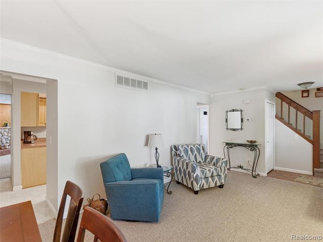 5565 Crescent Road, Waterford, MI 48327