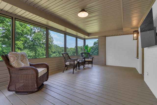 313 Fairway Dr, Clarksville, TN 37043