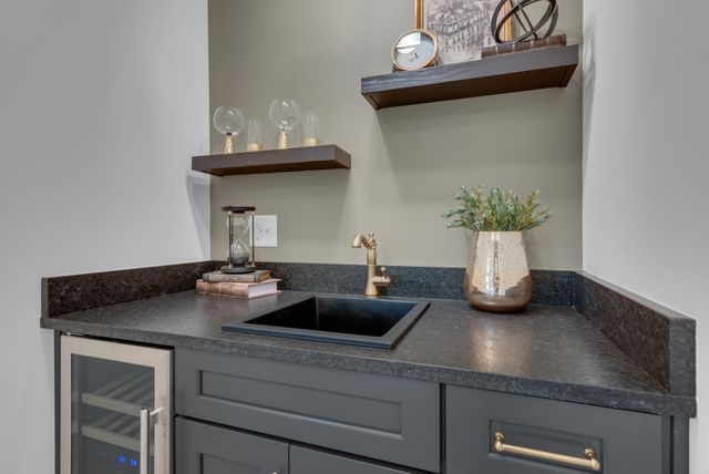 313 Fairway Dr, Clarksville, TN 37043