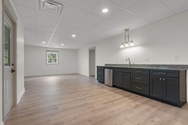 313 Fairway Dr, Clarksville, TN 37043