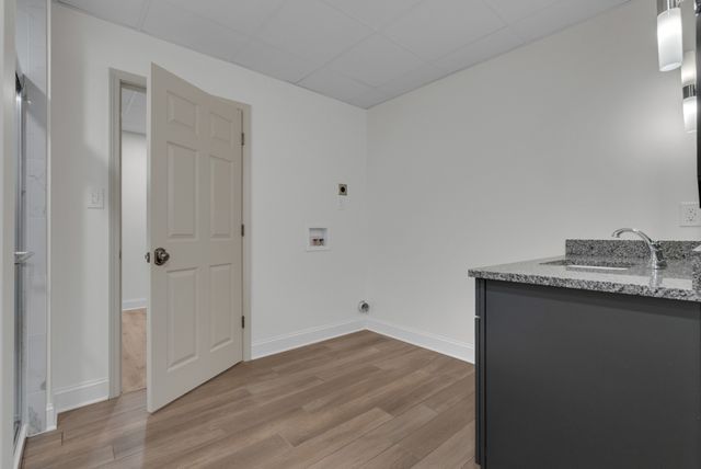 313 Fairway Dr, Clarksville, TN 37043