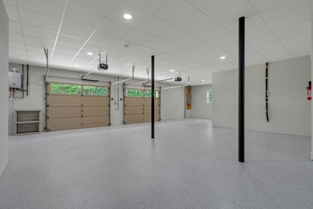 313 Fairway Dr, Clarksville, TN 37043