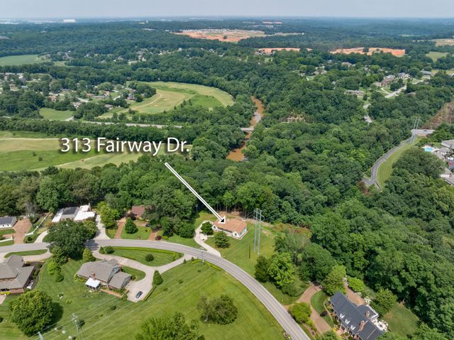 313 Fairway Dr, Clarksville, TN 37043