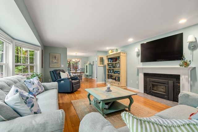 26 Peckham Hill Road, Sherborn, MA 01770