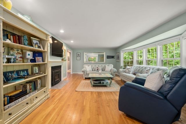 26 Peckham Hill Road, Sherborn, MA 01770
