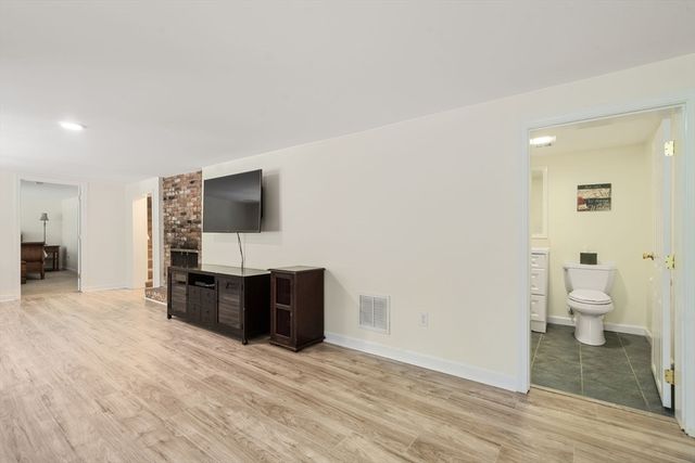 26 Peckham Hill Road, Sherborn, MA 01770