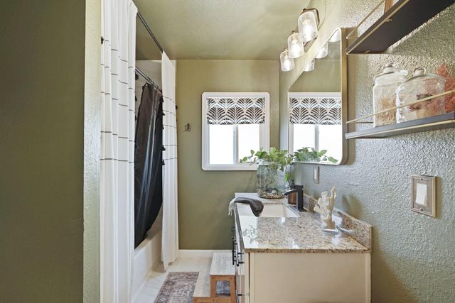 1121 S Pleasant Ave, Lodi, CA 95240