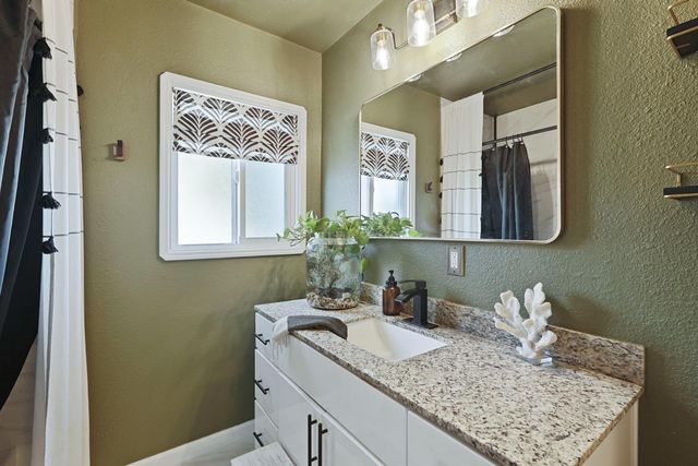 1121 S Pleasant Ave, Lodi, CA 95240