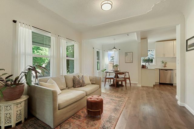 1121 S Pleasant Ave, Lodi, CA 95240