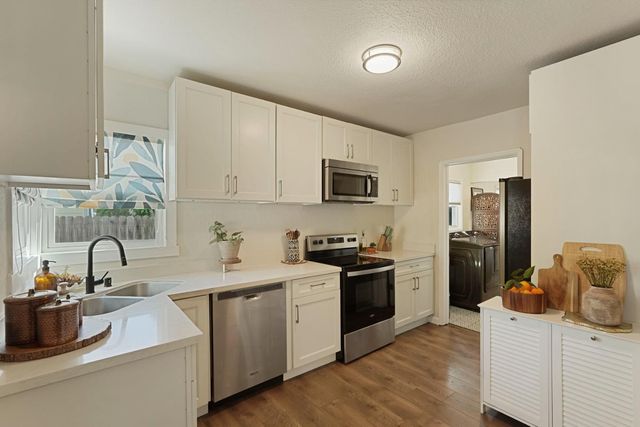 1121 S Pleasant Ave, Lodi, CA 95240