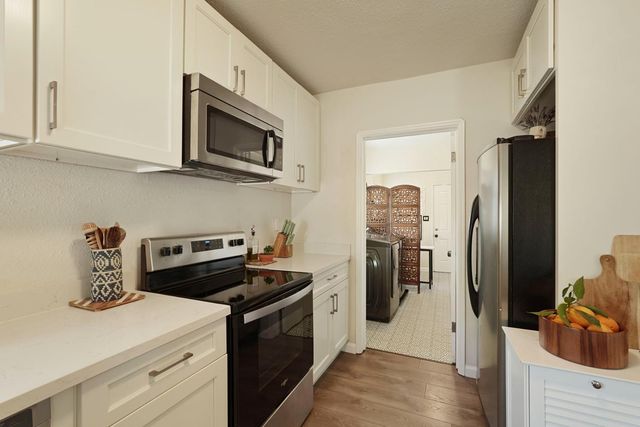 1121 S Pleasant Ave, Lodi, CA 95240