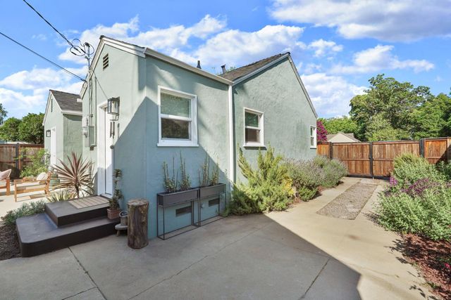 1121 S Pleasant Ave, Lodi, CA 95240