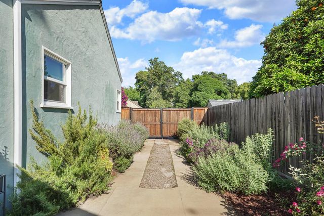 1121 S Pleasant Ave, Lodi, CA 95240