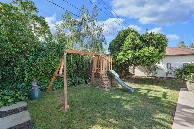 1121 S Pleasant Ave, Lodi, CA 95240