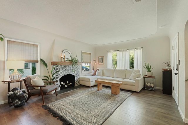 1121 S Pleasant Ave, Lodi, CA 95240