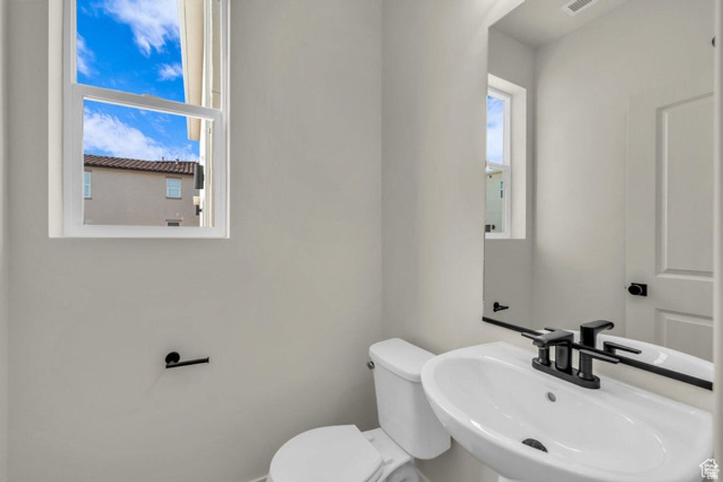 Image 20 of property listing at 560 W AQUA COVE, St. George, UT 84790