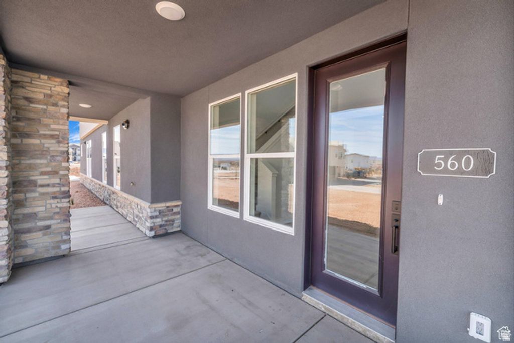 Image 3 of property listing at 560 W AQUA COVE, St. George, UT 84790