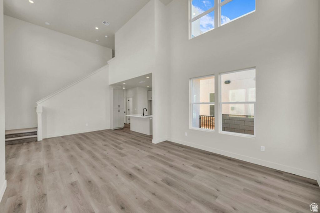Image 5 of property listing at 560 W AQUA COVE, St. George, UT 84790