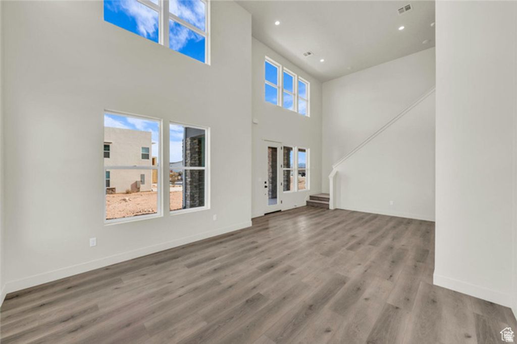 Image 6 of property listing at 560 W AQUA COVE, St. George, UT 84790