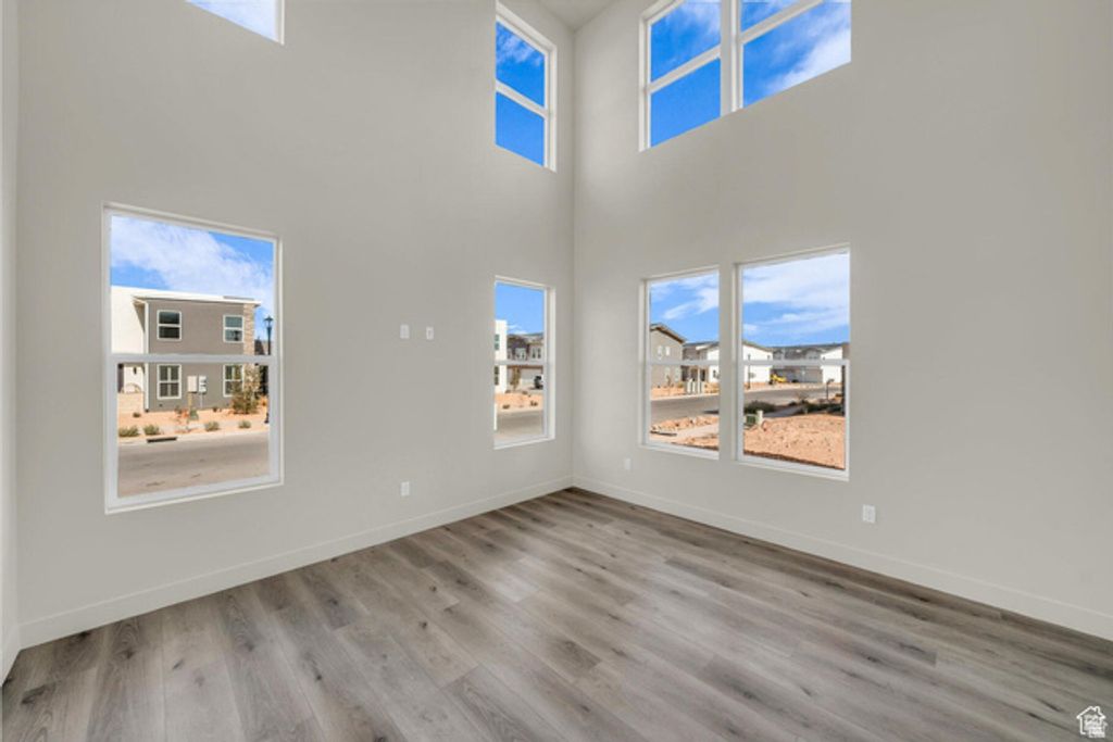 Image 7 of property listing at 560 W AQUA COVE, St. George, UT 84790