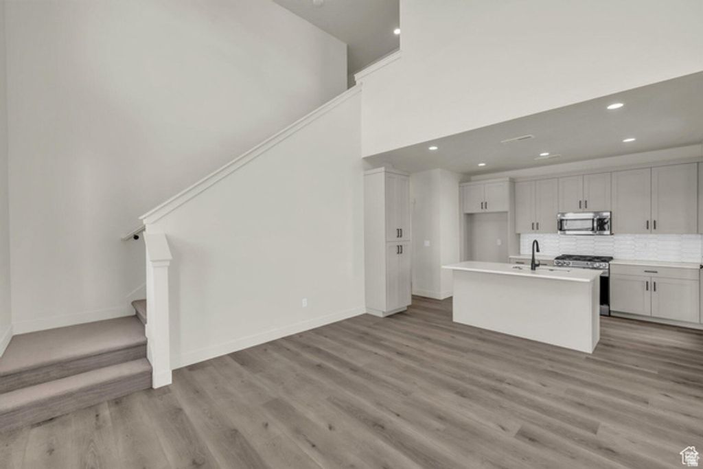 Image 8 of property listing at 560 W AQUA COVE, St. George, UT 84790