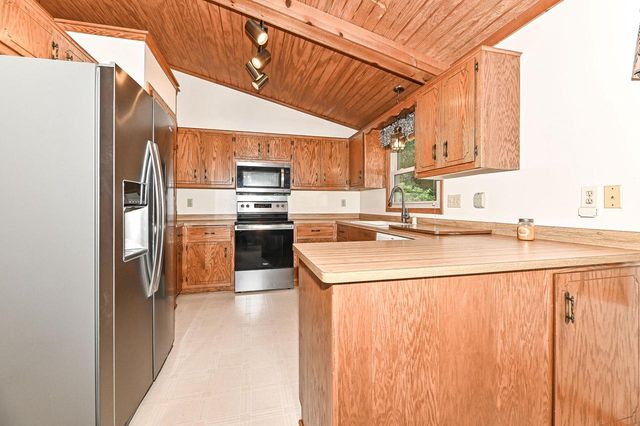 7165 S Tifton DRIVE, Franklin, WI 53132