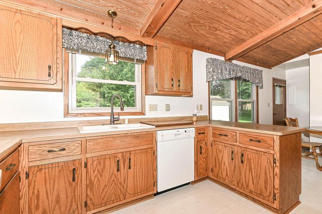 7165 S Tifton DRIVE, Franklin, WI 53132