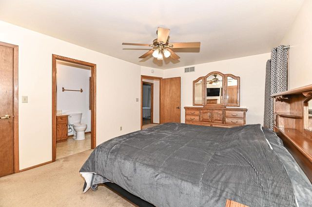 7165 S Tifton DRIVE, Franklin, WI 53132