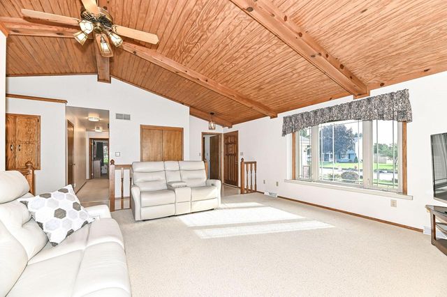 7165 S Tifton DRIVE, Franklin, WI 53132