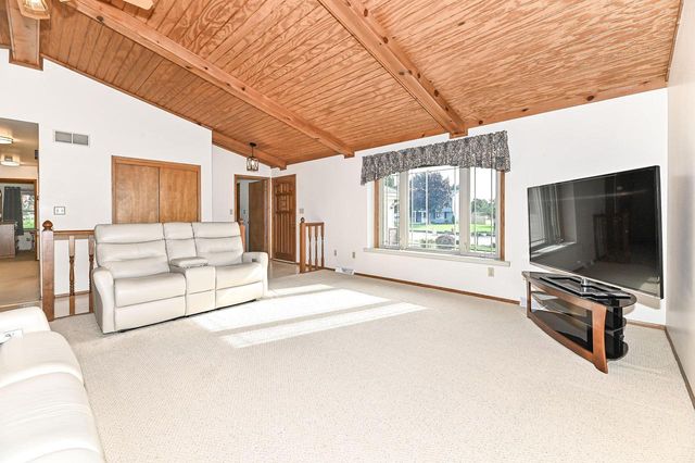 7165 S Tifton DRIVE, Franklin, WI 53132