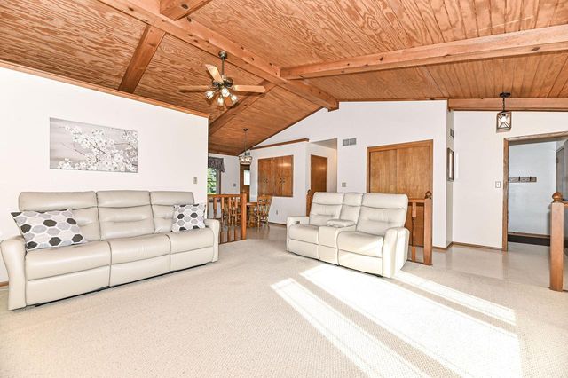 7165 S Tifton DRIVE, Franklin, WI 53132