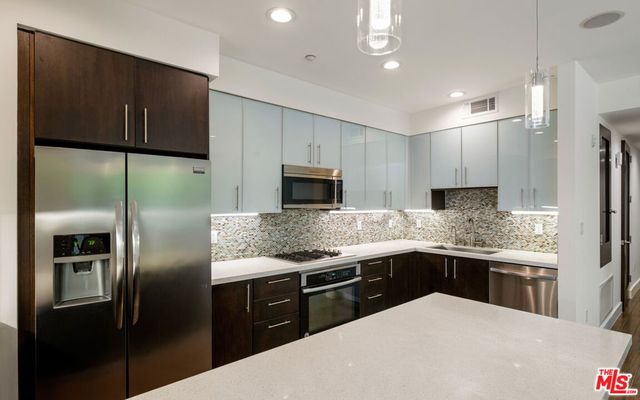 1304 Roxbury Drive 103, Los Angeles, CA 90035
