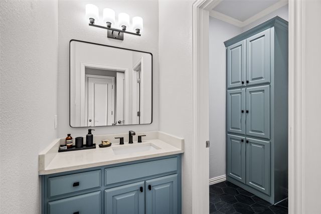 903 Crescent Drive, Highland Village, TX 75077