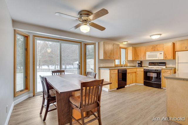 274 W Barton Street, Newaygo City, MI 49337